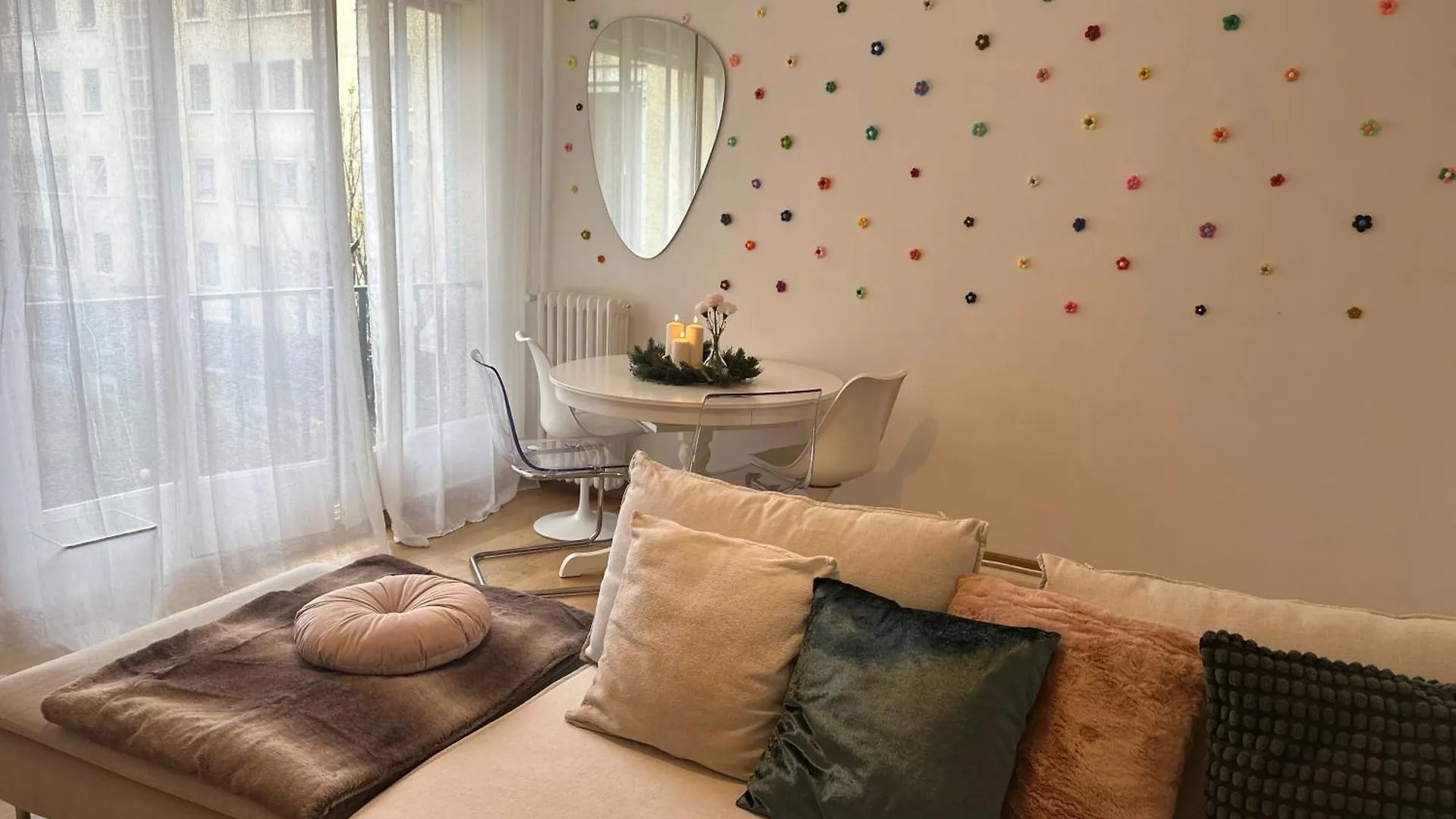 Cozy 3 Bedroom Apartment Dans Republique Paris France