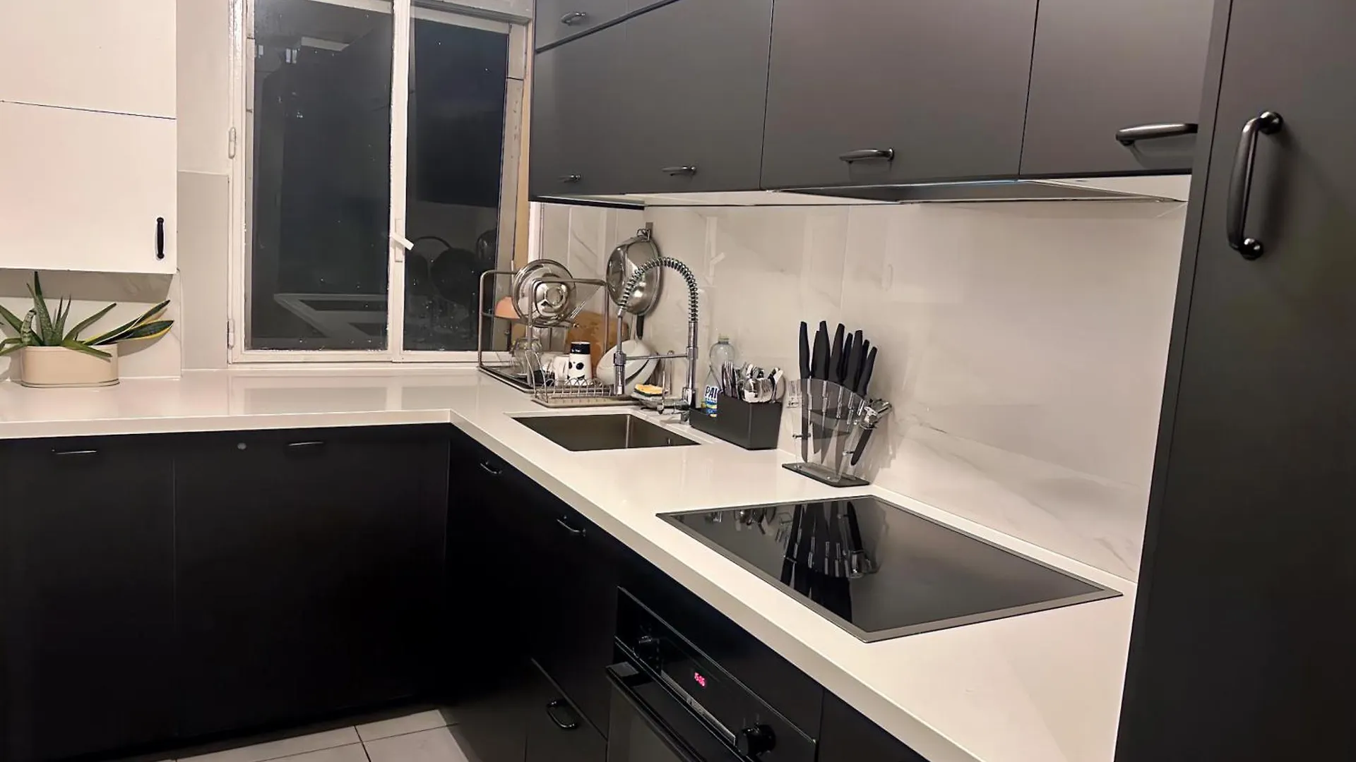 Cozy 3 Bedroom Apartment Dans Republique Paříž
